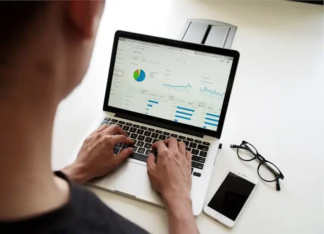Ensuring Data Integrity: Key Considerations for SharePoint Migration Projects 2 Data Security and Compliance